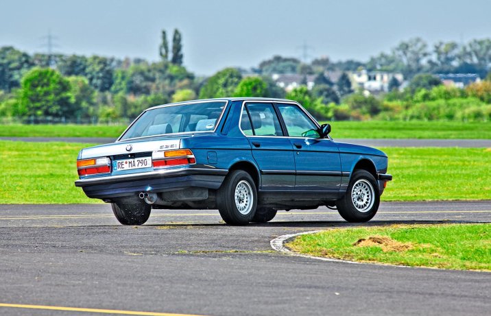 BMW 525i (E28) – tył
