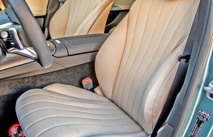 Mercedes E 220 d 4Matic – fotele