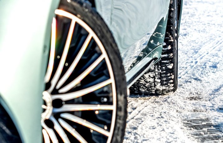 Mercedes E 220 d 4Matic – skrętna tylna oś