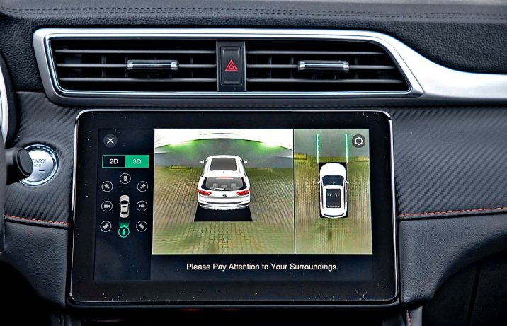 MG ZS 1.0T-GDI AUT Exclusive – deska rozdzielcza, wyświetlacz, widok z kamer