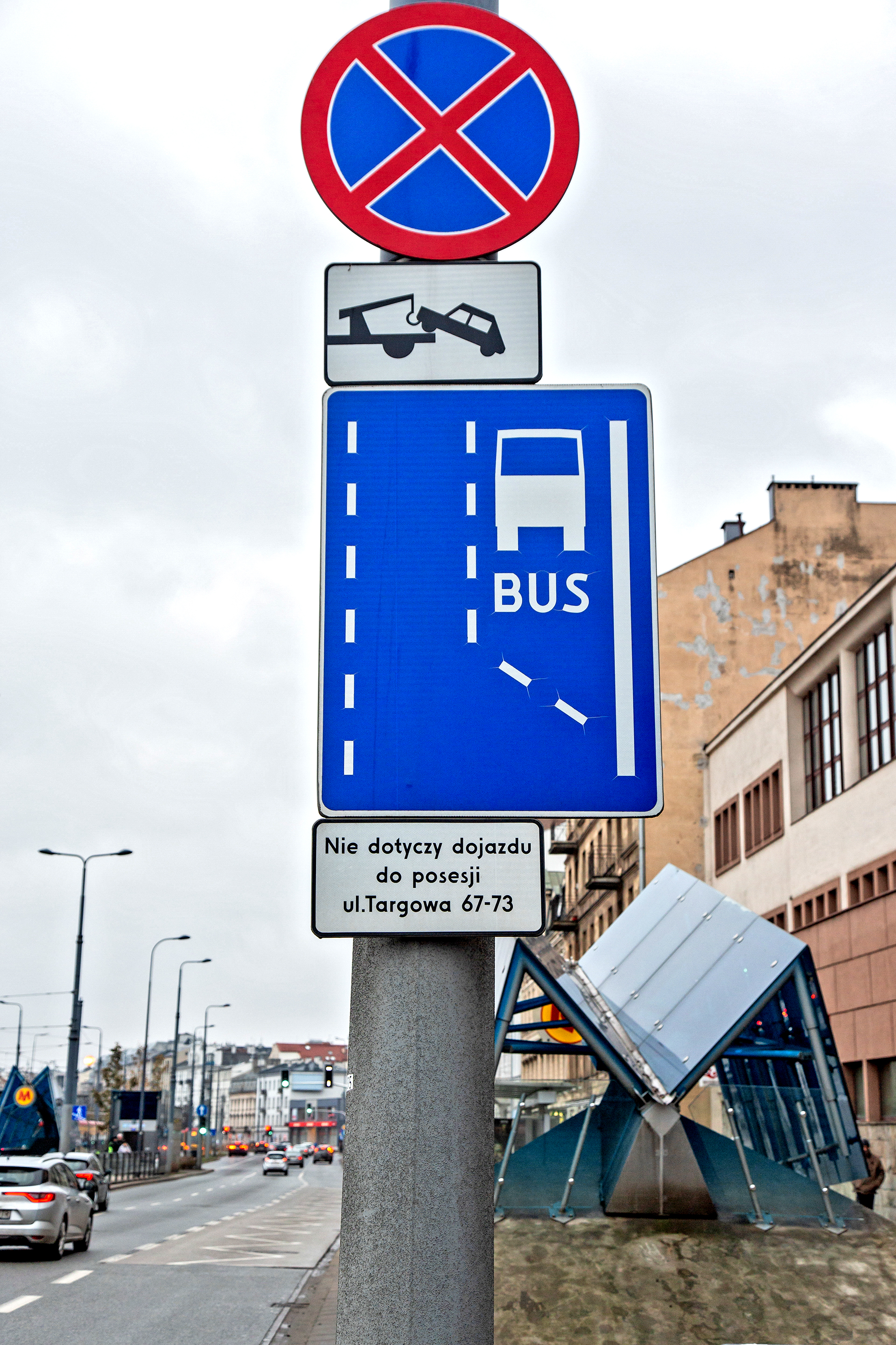 znaki na drodze_buspas staly