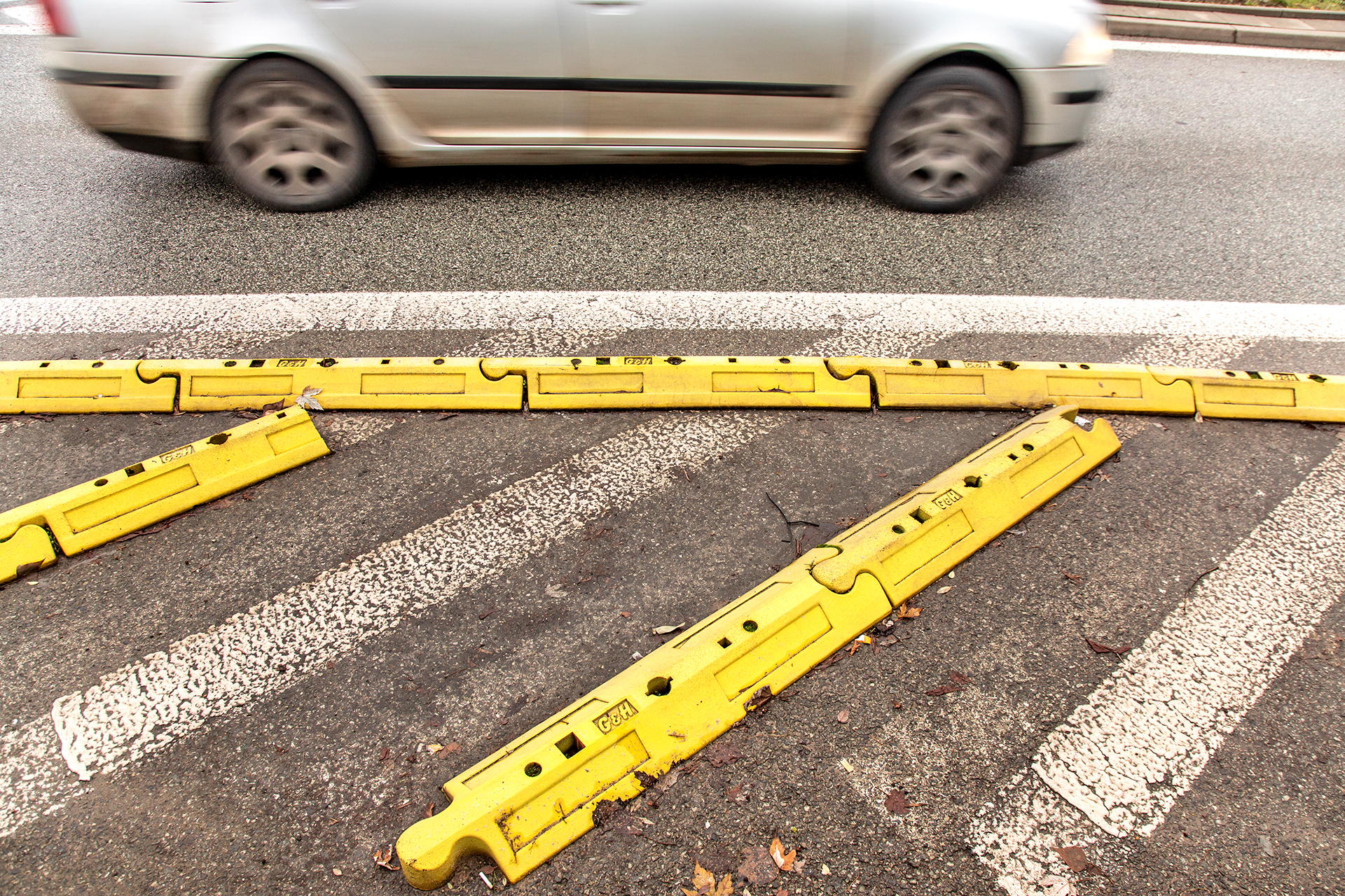 znaki na drodze_powierzchnia wylaczona z ruchu