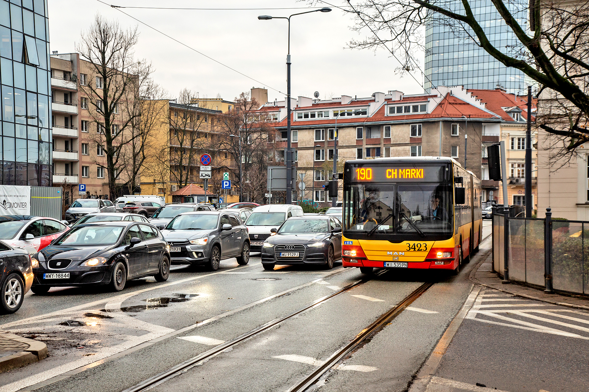 znaki na drodze_torowisko na jezdni