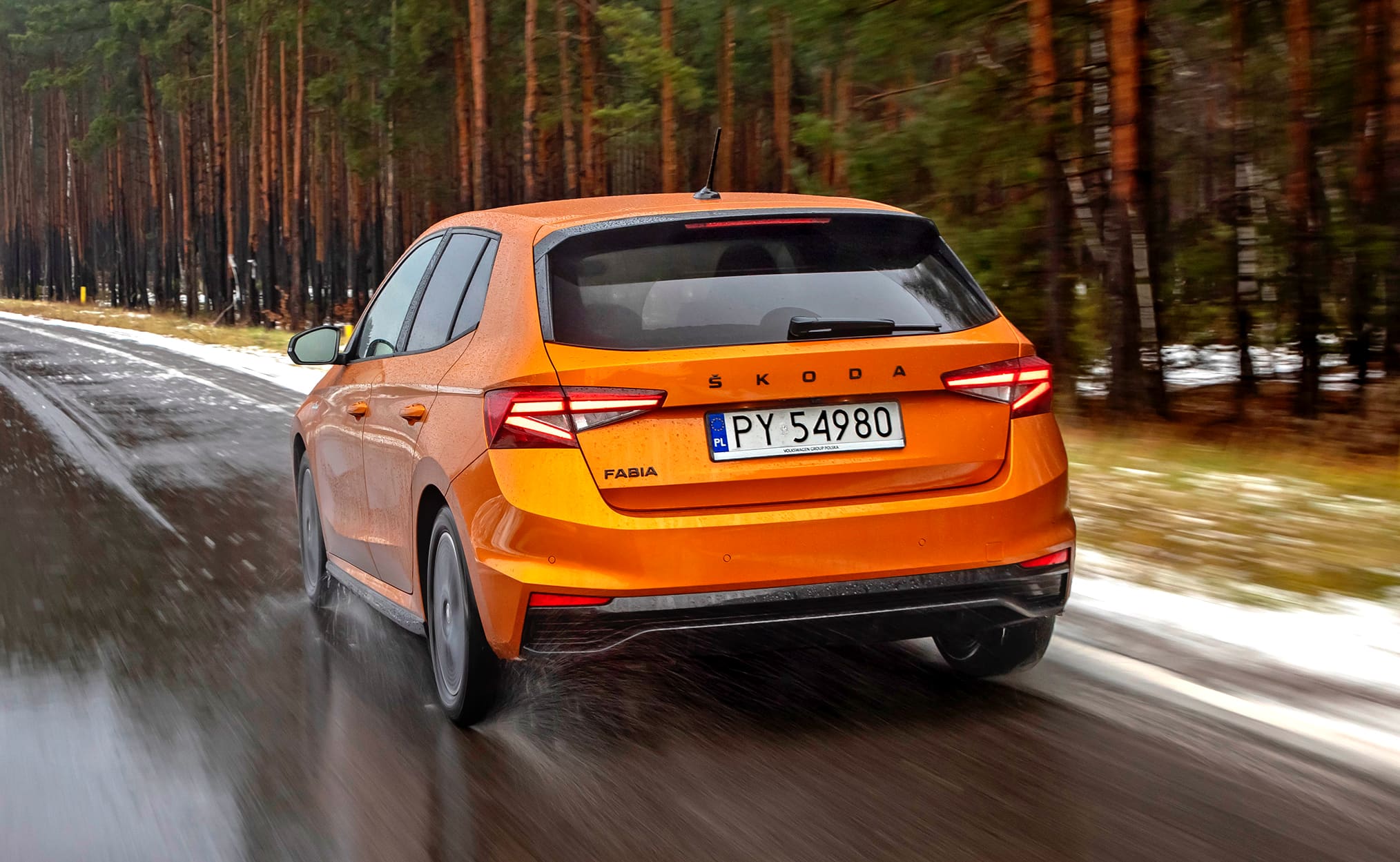 Skoda-Fabia-1.5-TSI-DSG-Monte-Carlo-tyl-w-ruchu