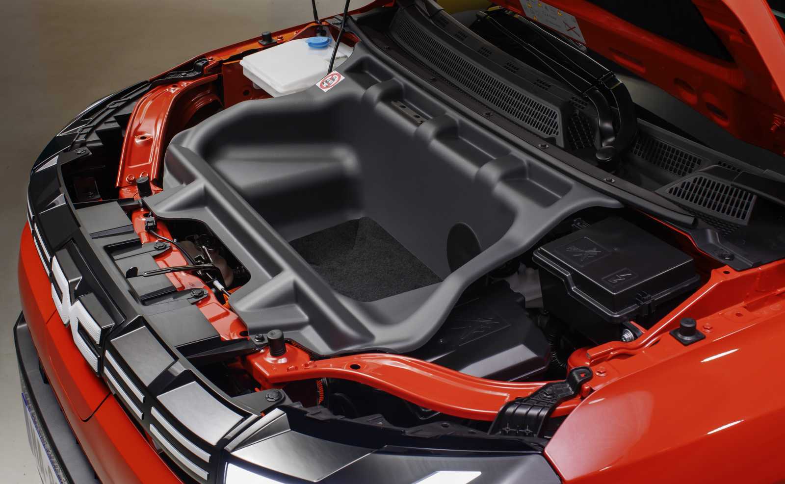 dacia-spring-przedni-bagaznik