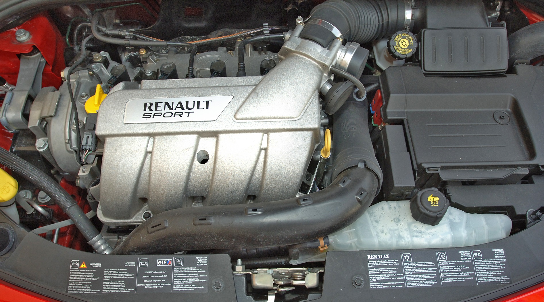 zadatki na youngtimera_renault sport clio silnik