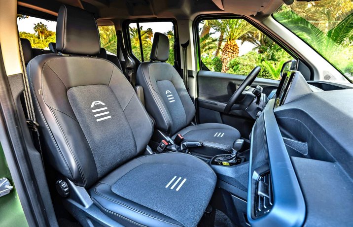 Ford Tourneo Courier – fotele z przodu