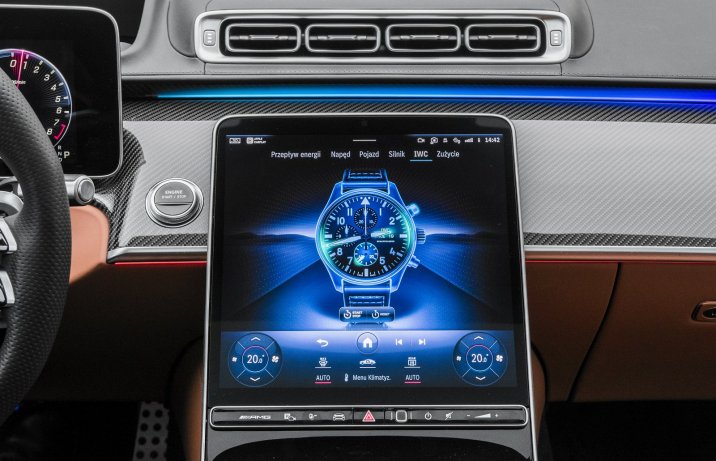 Mercedes-AMG S 63 E Performance (2024) – test – cyfrowy zegarek IWC