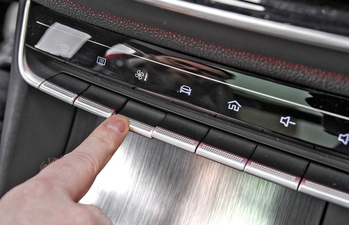 MG HS 1.5T-GDi Exclusive – przyciski