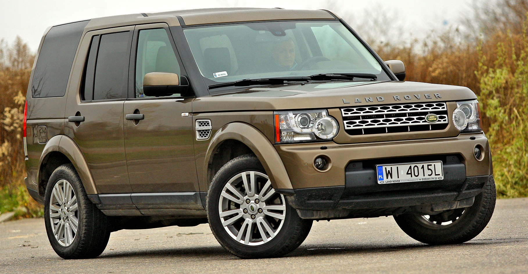 luksusowe auta popularnych marek_land rover discovery