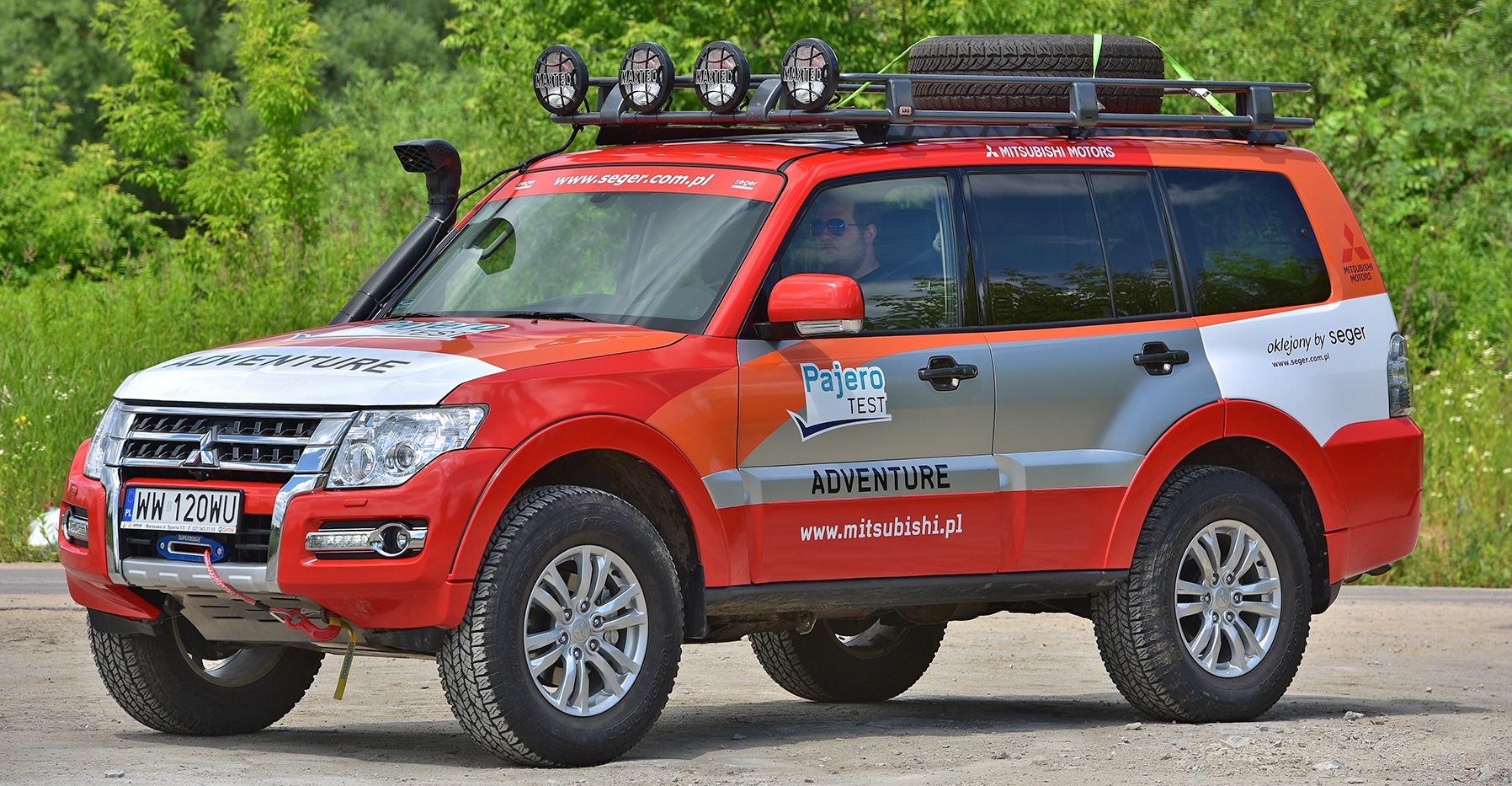 luksusowe auta popularnych marek_mitsubishi pajero
