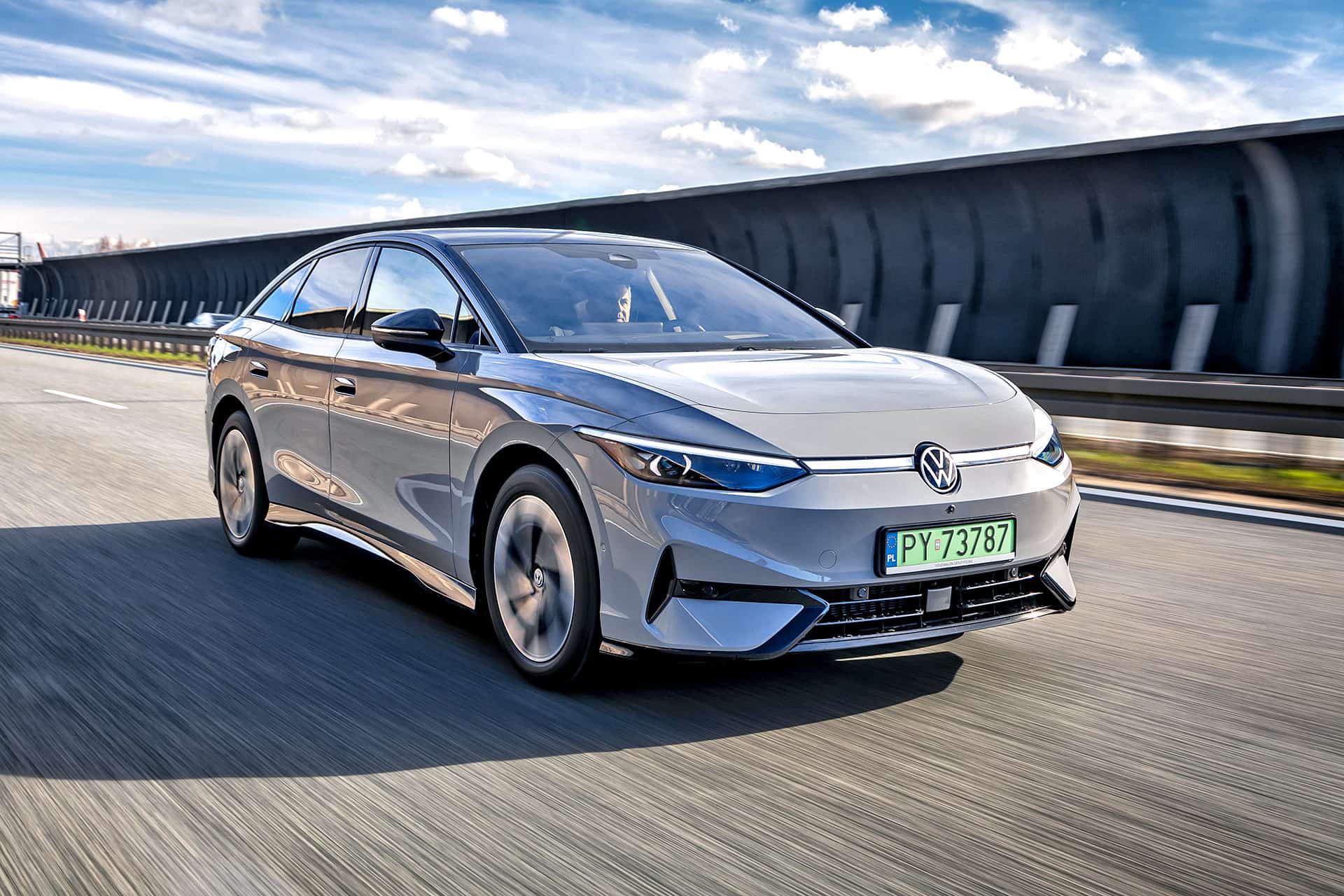 Volkswagen ID.7 przód w ruchu