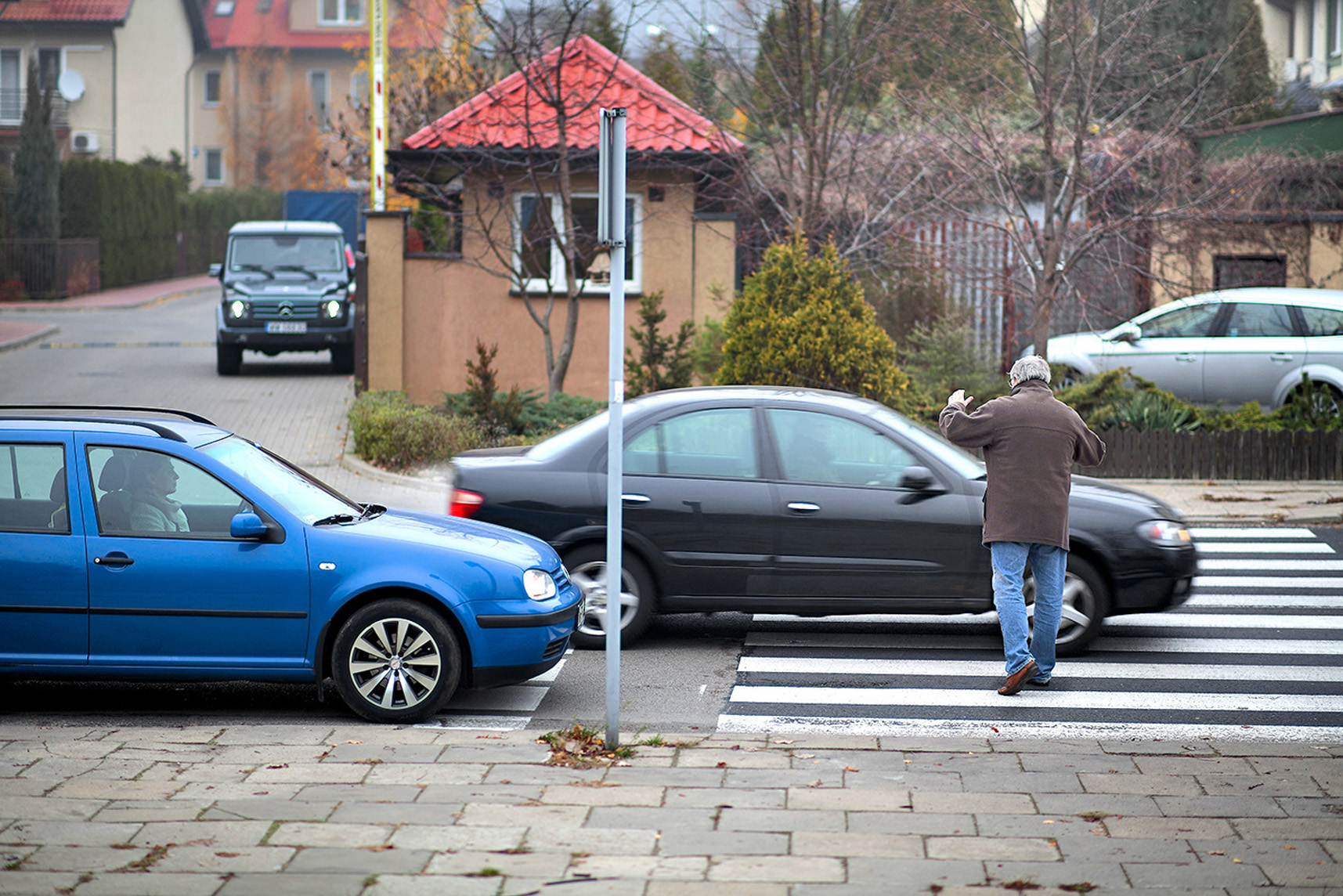 smiertelne grzechy kierowcow_wyprzedzanie na przejsciu