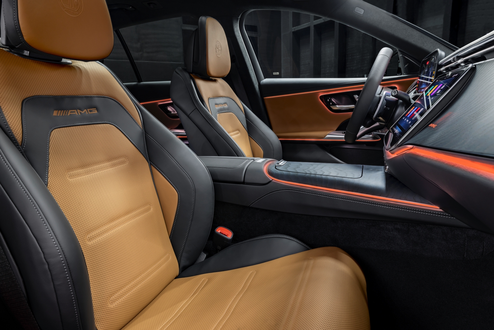 Mercedes-AMG-E-53-Hybrid-4Matic-siedzenia-1