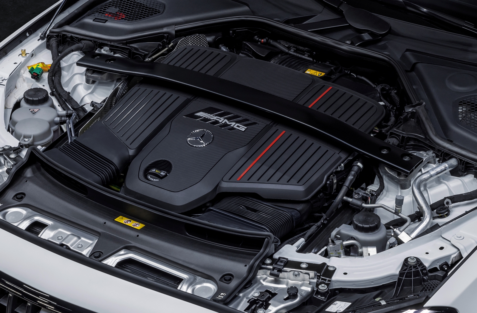 Mercedes-AMG-E-53-Hybrid-4Matic-silnik