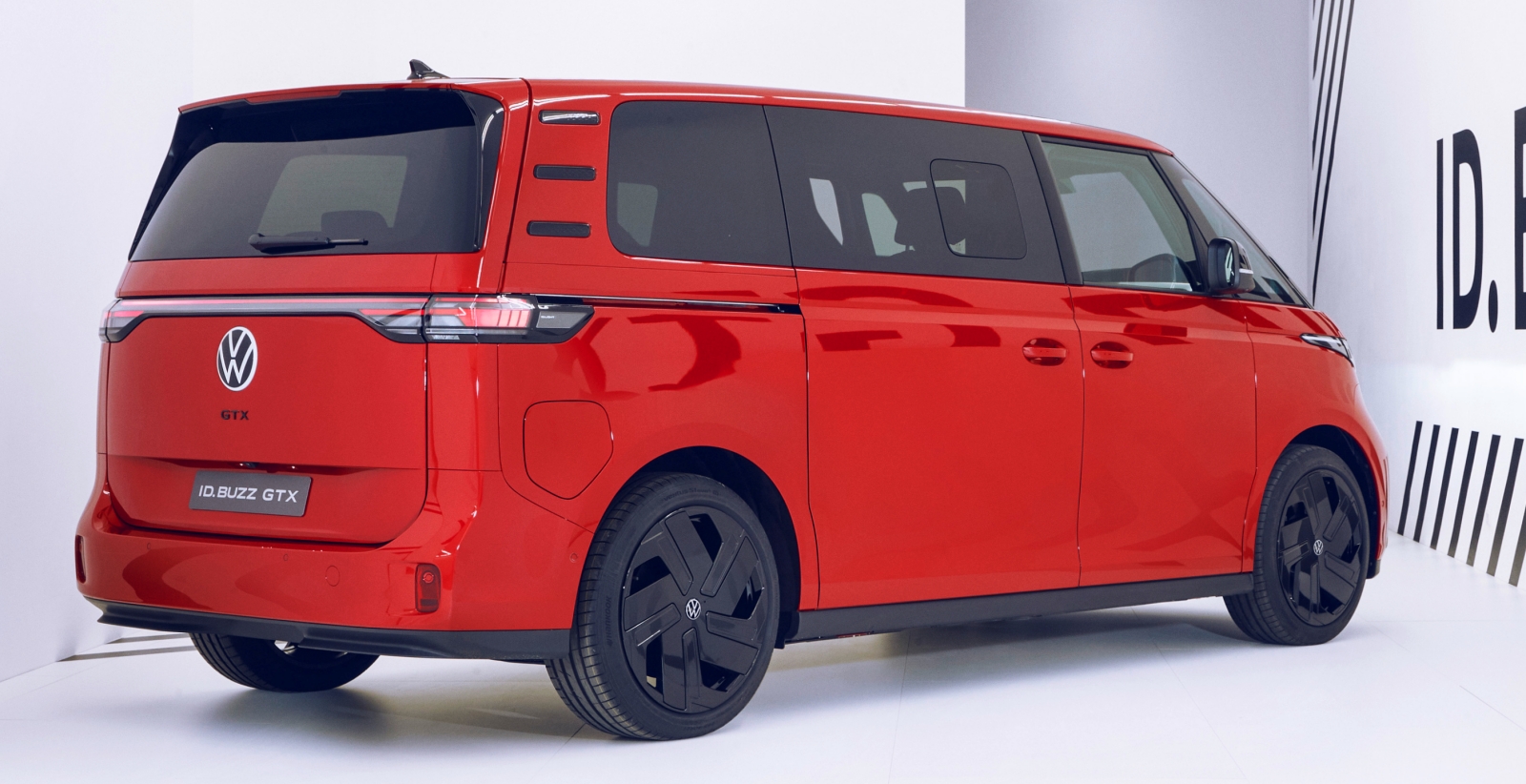 volkswagen-id-buzz-gtx-tyl
