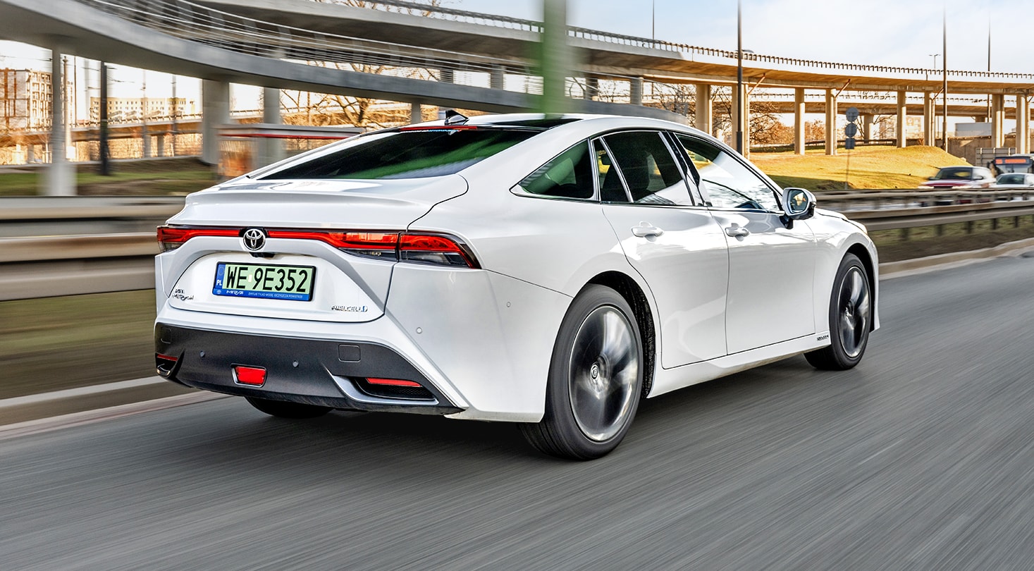 Toyota-Mirai-Executive-tyl-2