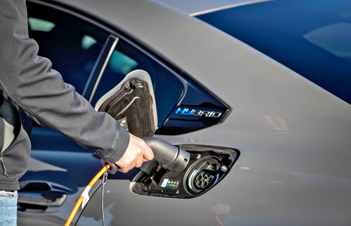 Peugeot 508 Plug-in Hybrid 180 e-EAT8 GT – ładowane