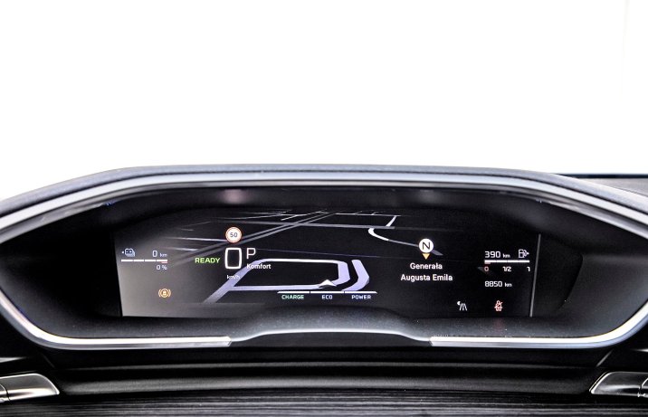 Peugeot 508 Plug-in Hybrid 180 e-EAT8 GT – wnętrze, wyświetlacz