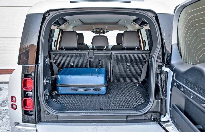 Land Rover Defender 110 D250 XS Edition – wnętrze, bagażnik