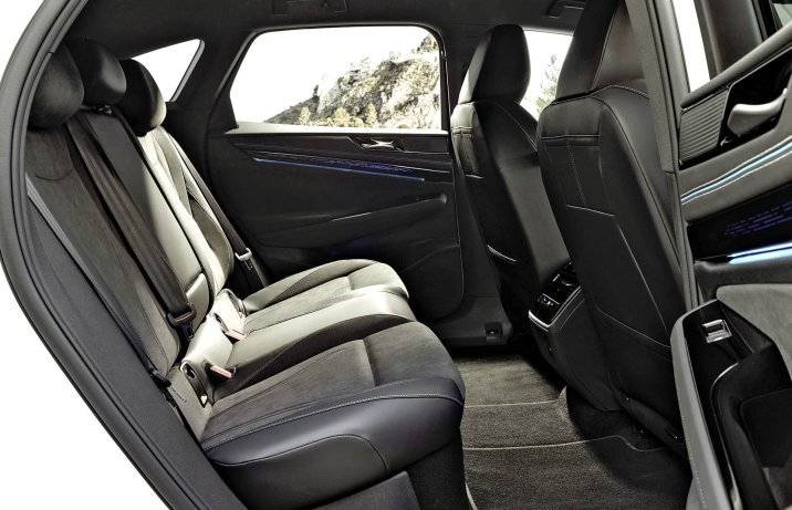 Volkswagen ID.7 – wnętrze, kanapa