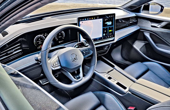 Volkswagen Passat B9 (2024) – deska rozdzielcza