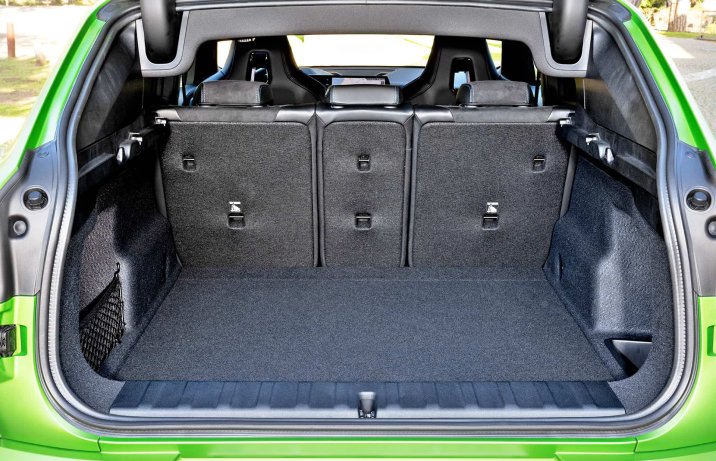BMW X2 – wnętrze, bagażnik