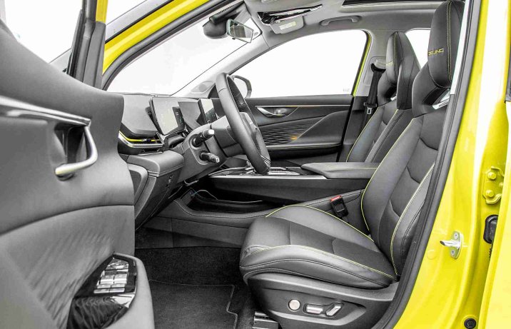 BAIC Beijing 5 Luxury – wnętrze, fotele