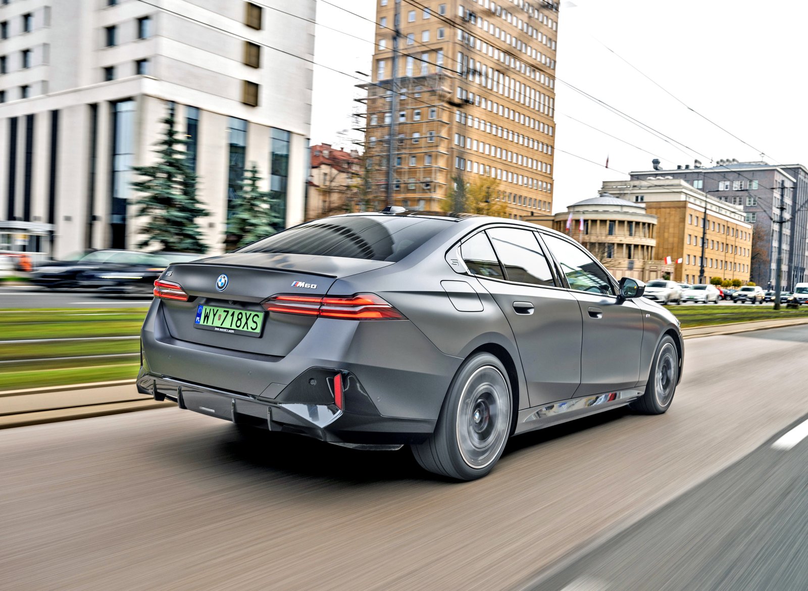 BMW i5 M60 xDrive (2024) – test – tył 01