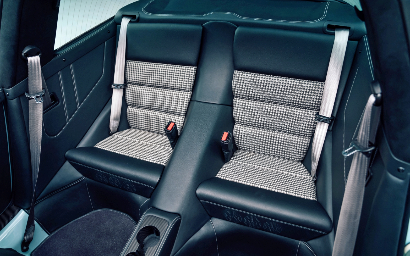 porsche-911-theon-kanapa