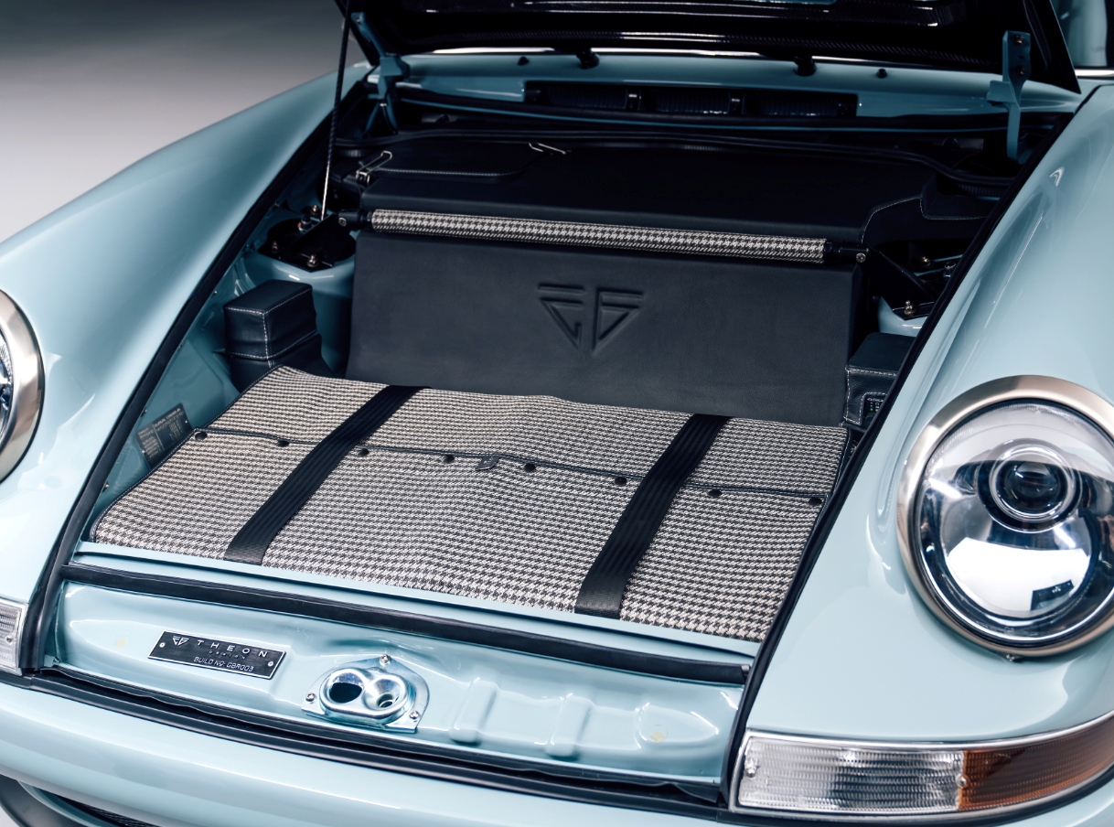 porsche-911-theon-bagaznik