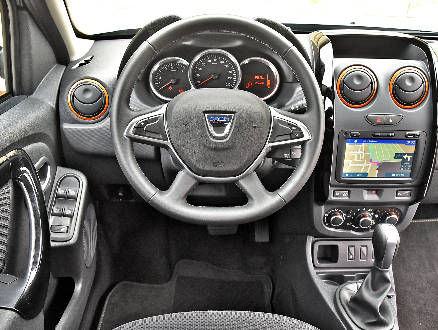 Uzywane tanie i ciekawe_dacia duster deska