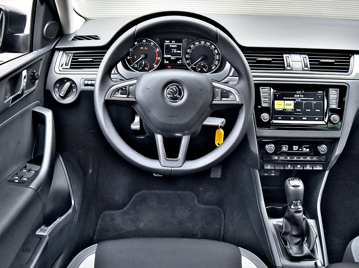 Uzywane tanie i ciekawe_skoda rapid deska