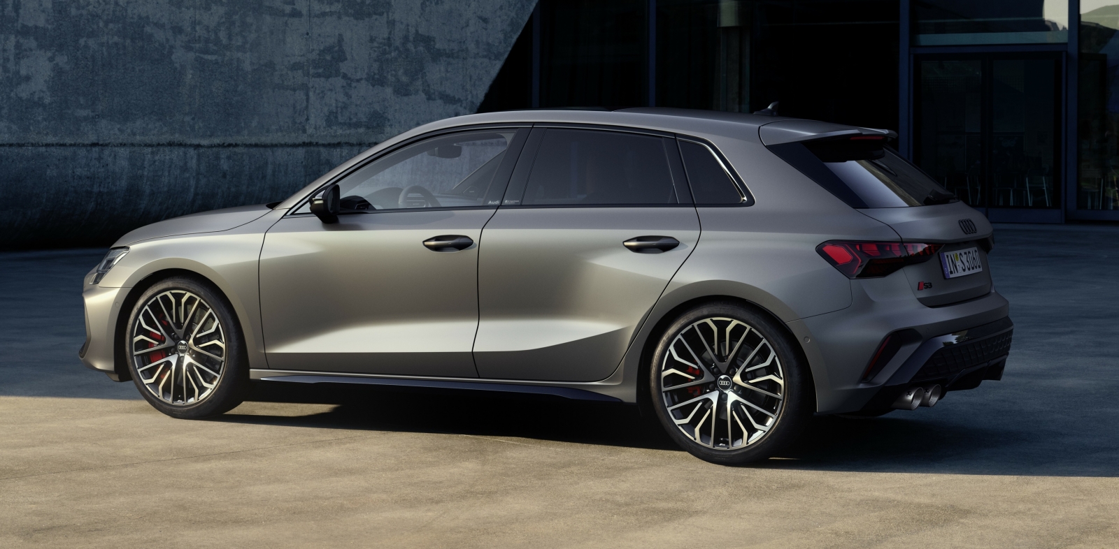 audi-s3-sportback-tyl