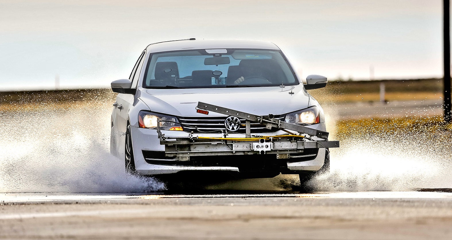 test opon letnich 2024_aquaplaning poprzeczny