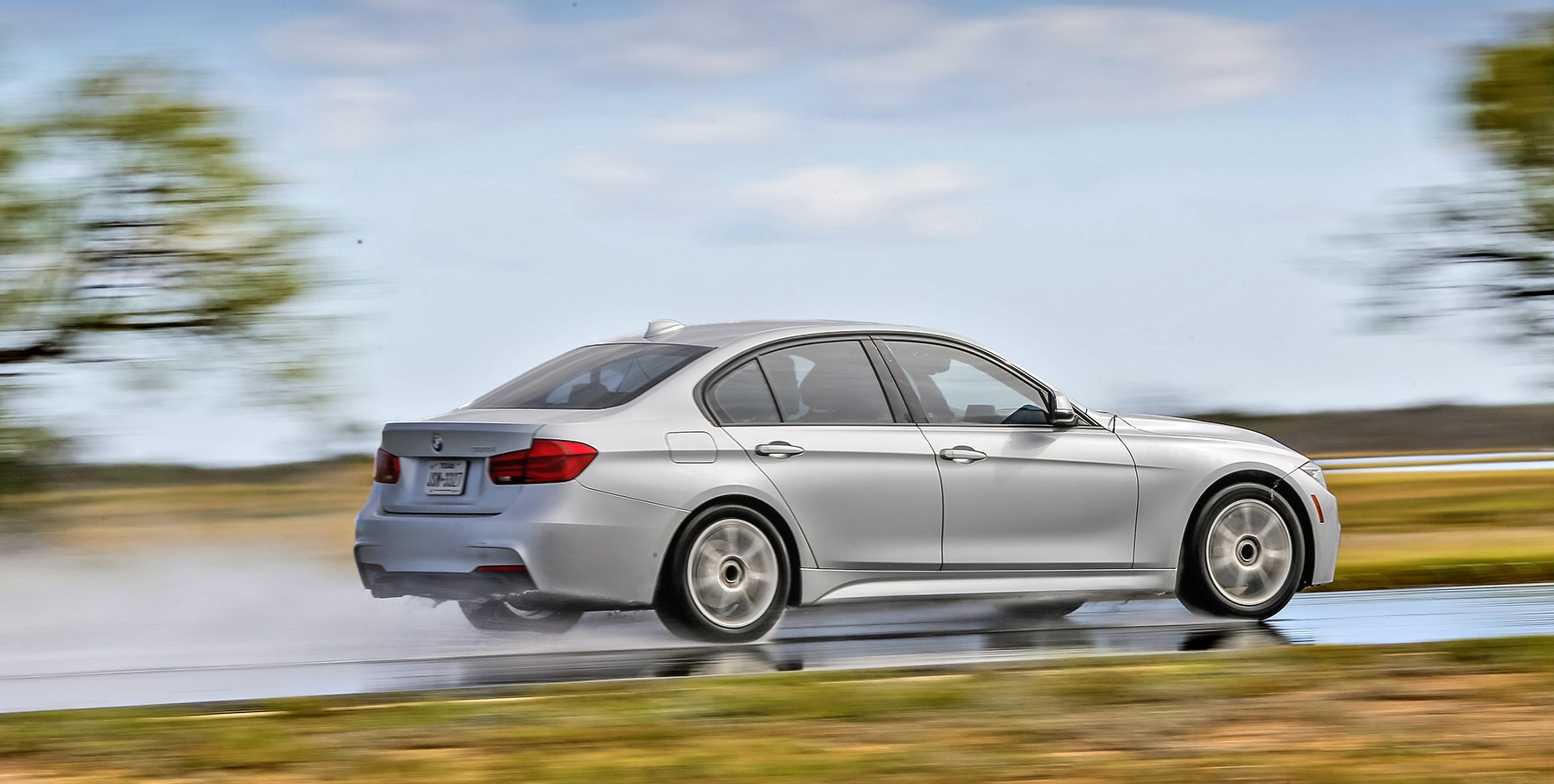 test opon letnich 2024_jazda na czas po mokrym