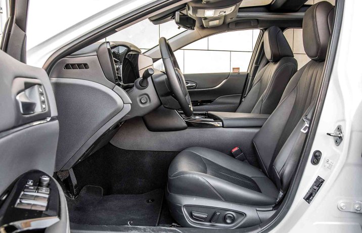 Toyota Mirai Executive – wnętrze, fotele