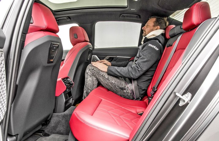 BMW i5 M60 xDrive (2024) – test – kanapa, tylne siedzenia