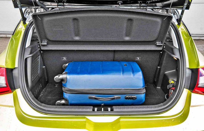 Hyundai i20 1.0 T-GDI 7DCT Smart (2024) – bagażnik