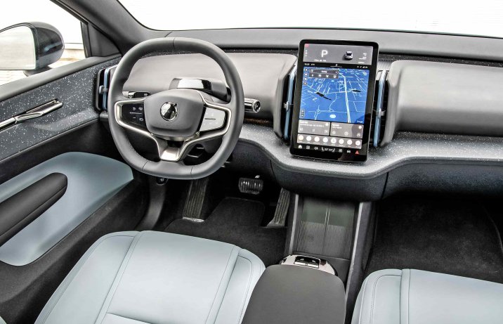 Volvo EX30 Single Motor Extended Range (2024) – kokpit, deska rozdzielcza