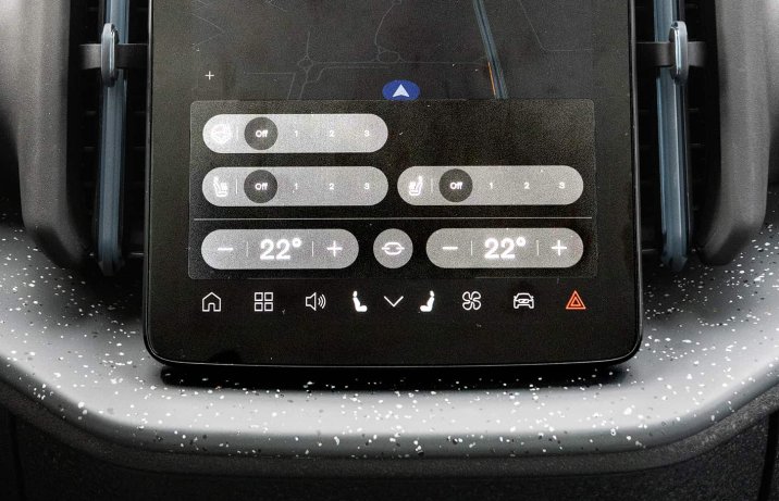 Volvo EX30 Single Motor Extended Range (2024) – kokpit, sterowanie klimatyzacją