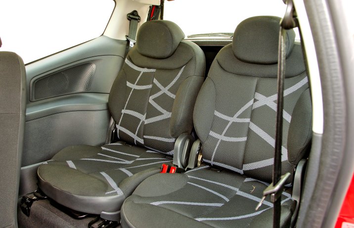 Citroen C2 – siedzenia z tyłu