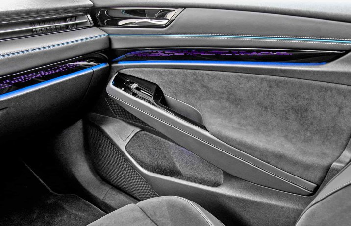 Volkswagen ID.7 Special Edition 2024 – wnętrze, kokpit, oświetlenie nastrojowe