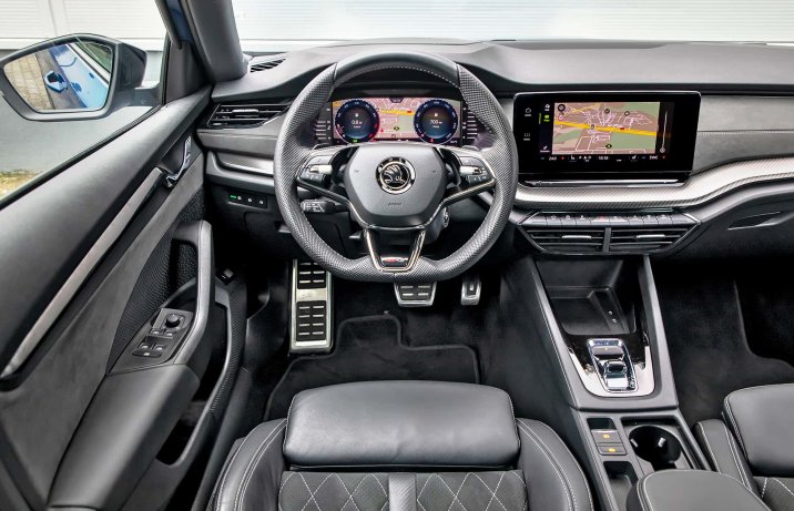 Skoda Octavia RS 2.0 TSI DSG – deska rozdzielcza