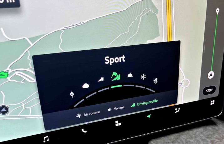 Nowa Skoda Kodiaq (2024) – wnętrze, deska rozdzielcza, ekran z trybami jazdy