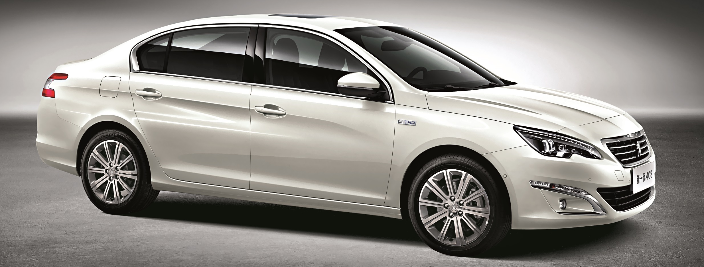 targi w pekinie 2014_Peugeot_408