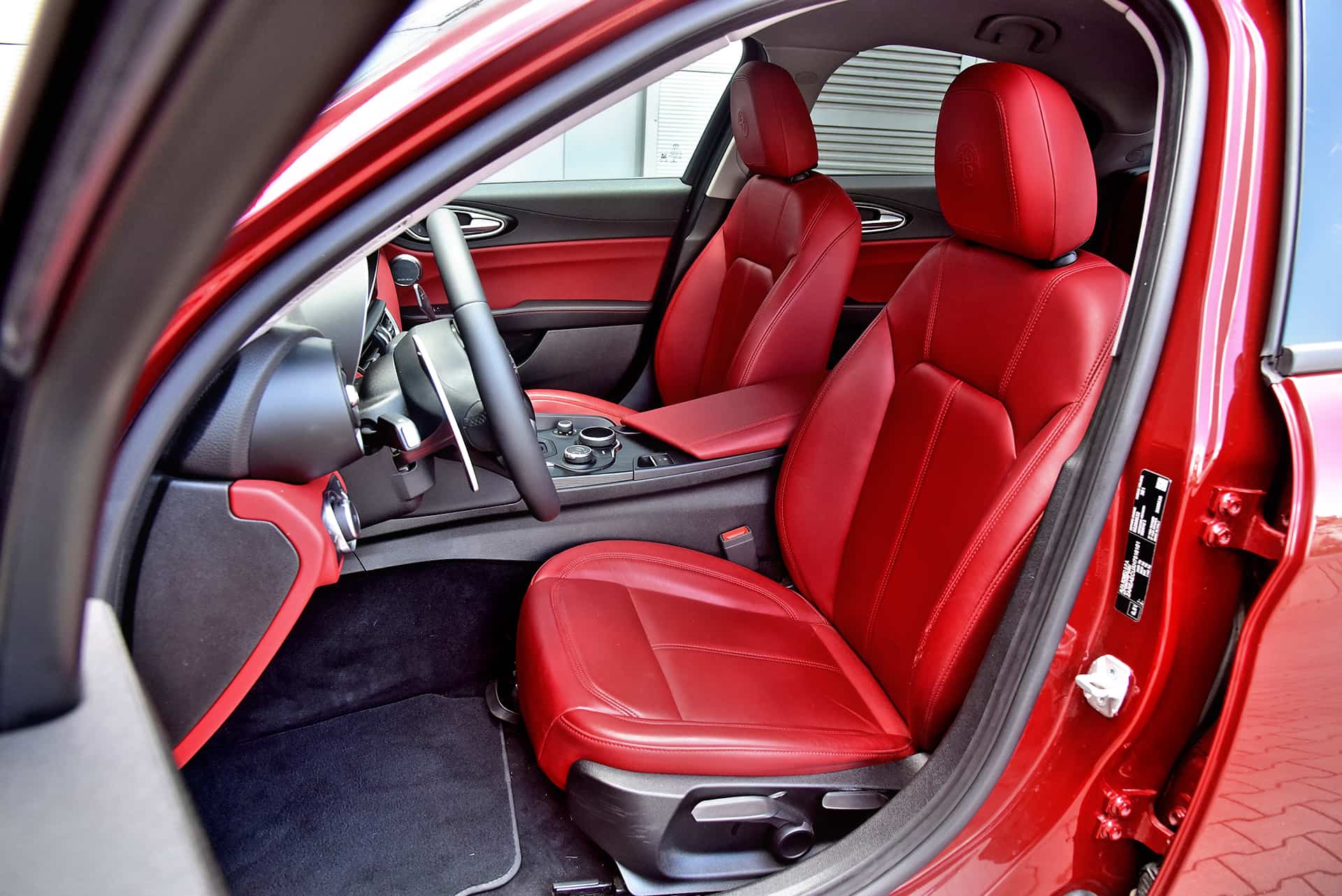 Alfa-Romeo-Giulia-fotele