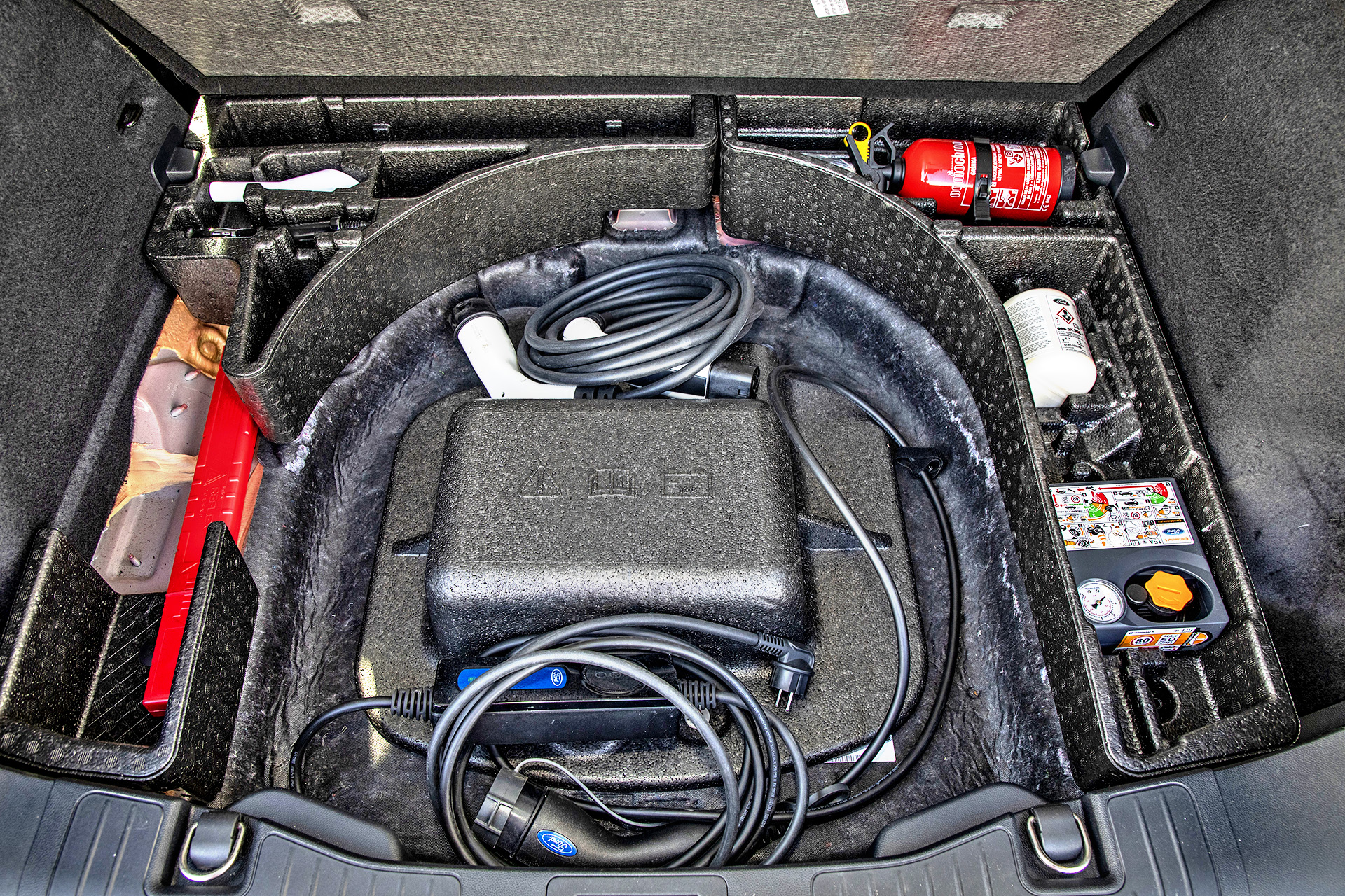 hybrydy_sciema_kable