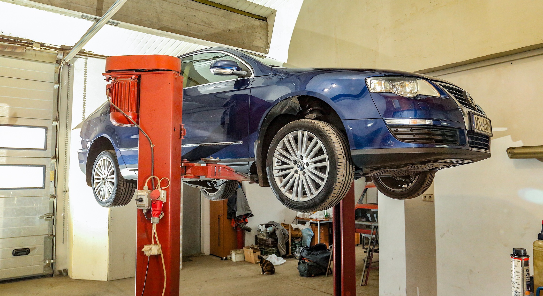 niemiecka motoryzacja_passat podnosnik