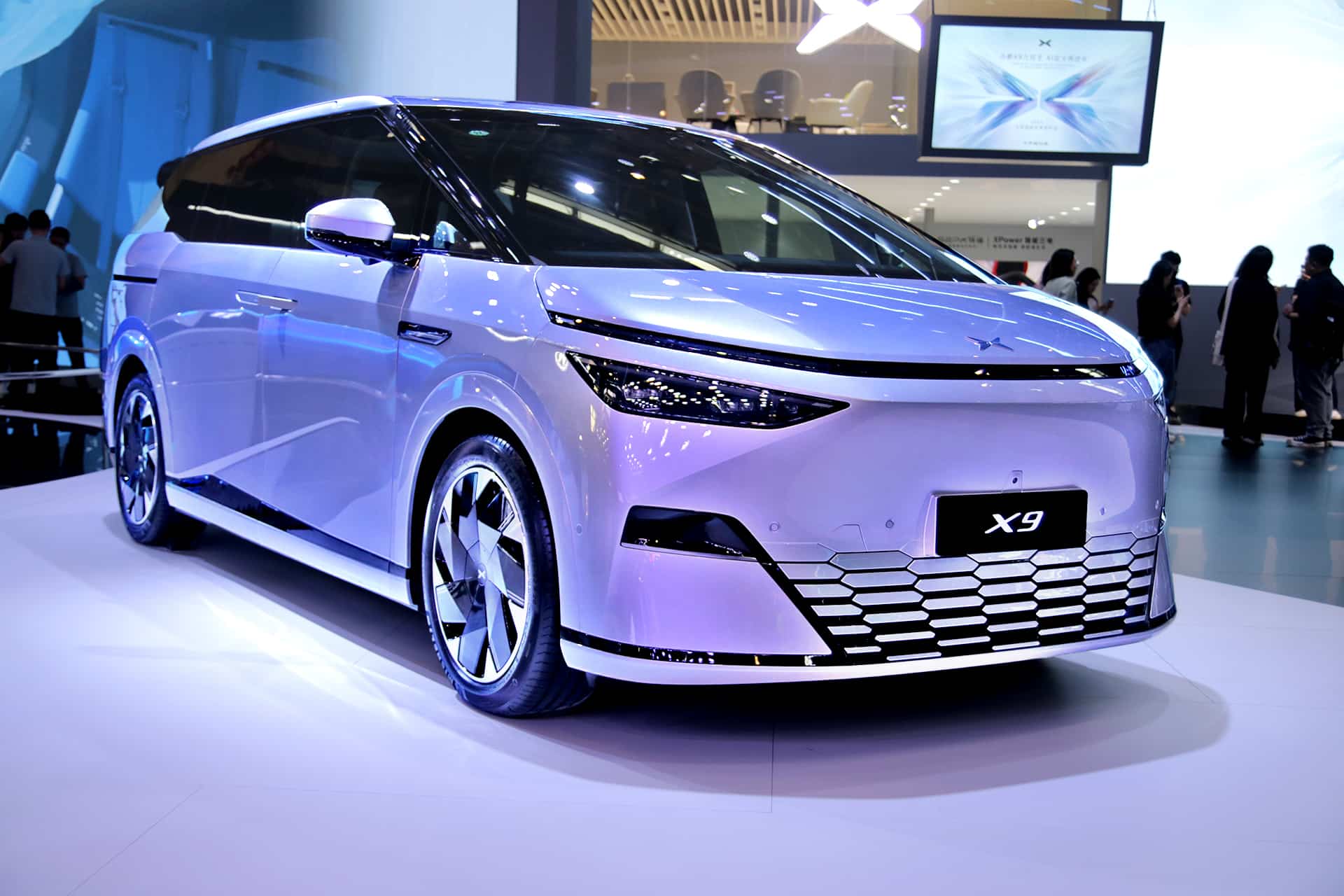 Xpeng X9